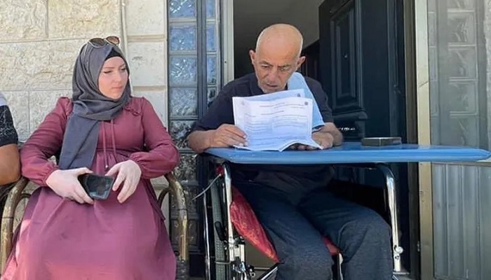 25 فرداً من عائلة الخضر