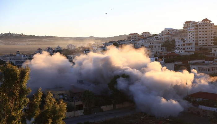 الاحتلال يفجر منزل الأسير منتصر شلبي في ترمسعيا شمال رام الله (فيديو)
