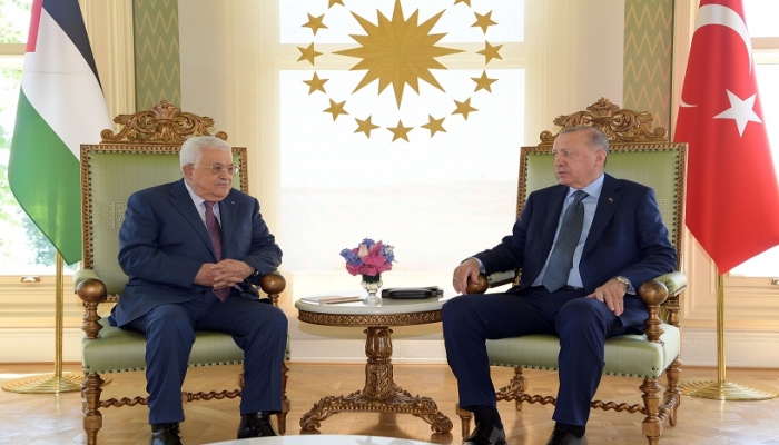 تفاصيل اجتماع الرئيس عباس بنظيره التركي في اسطنبول