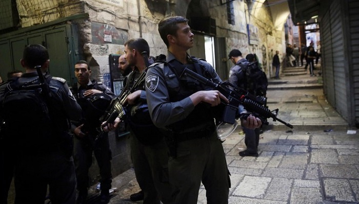 الاحتلال يعتقل فلسطينية بالقدس بزعم حيازتها سكين

