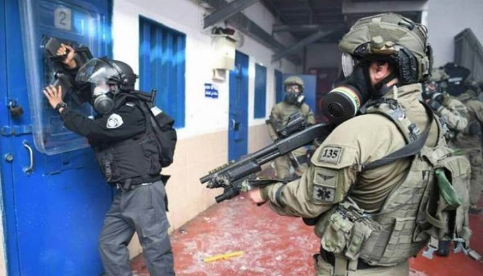 وحدات القمع تقتحم قسمي 1 و4 في سجن جلبوع وتجري عمليات تخريب
