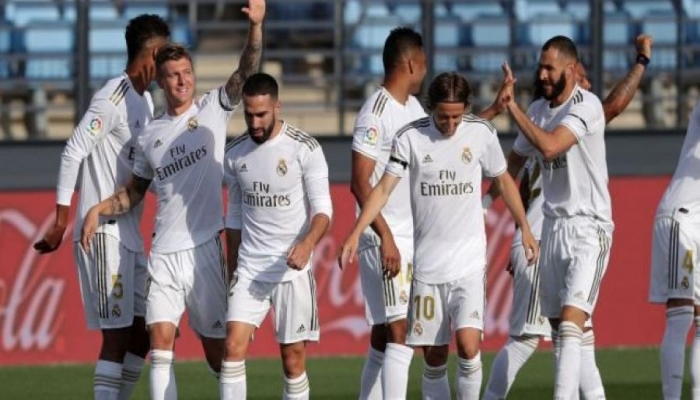 ريال مدريد يجدد عقد