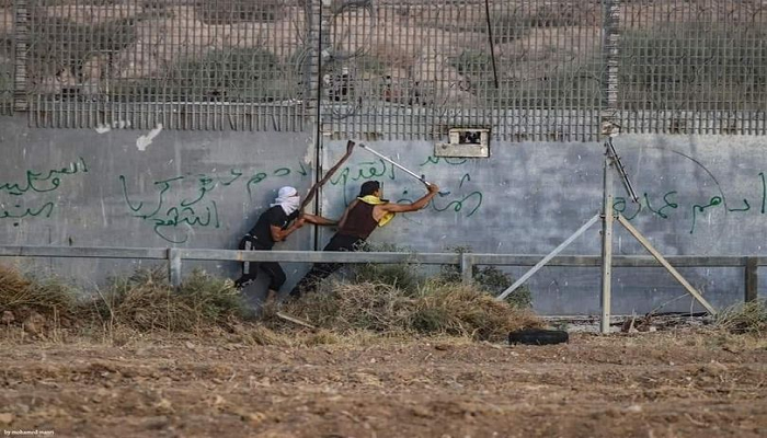 إذاعة جيش الاحتلال: مصر عاقبت غزة بعد إصابة القناص بطلب من إسرائيل

