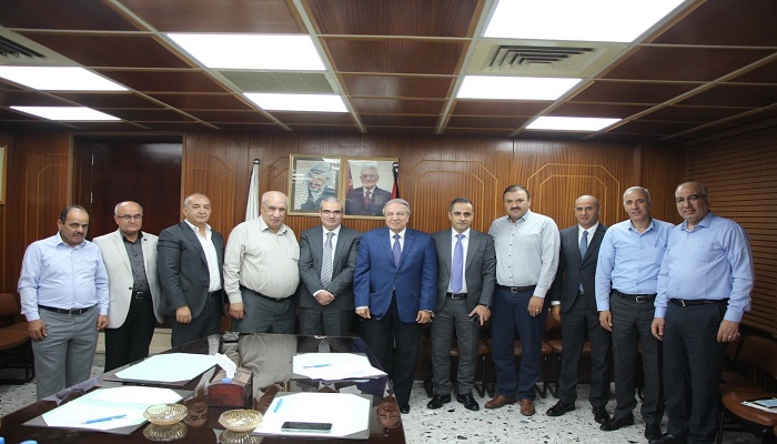 محافظ سلطة النقد يزور محافظة نابلس والغرفة التجارية وملتقى رجال الأعمال