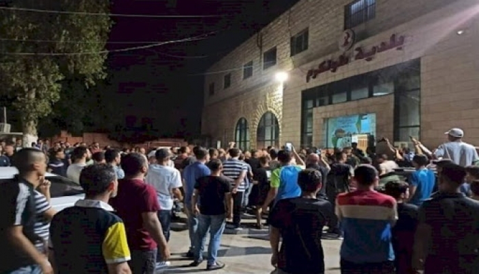 خطوات احتجاجية لحل أزمة الكهرباء في طولكرم
