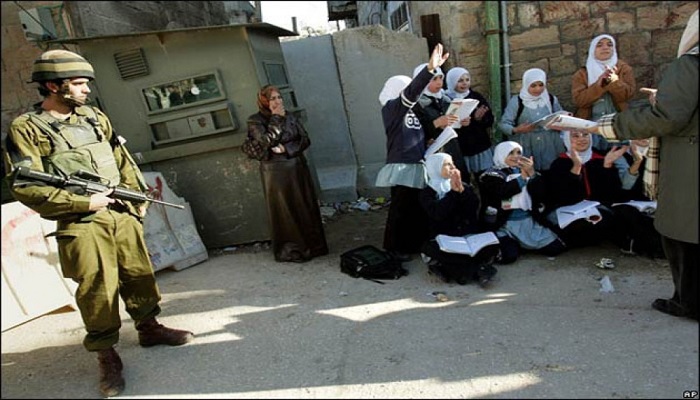 قوات الاحتلال تعتقل مديرة مدرسة في القدس وتغلق قسما فيها