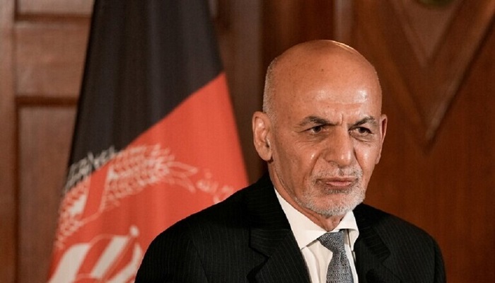سفير أفغاني يكشف تفاصيل فرار غني من البلاد
