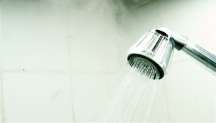كيفية استحمامك قد تتسبب في ضرر بصحة الدماغ والقلب
