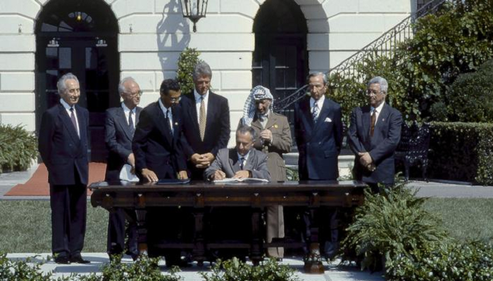 28 عاما على توقيع اتفاق