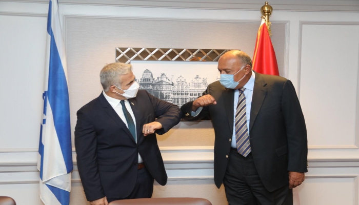 وزير الخارجية المصري للابيد: يجب إحياء مسار التفاوض مع الفلسطينيين