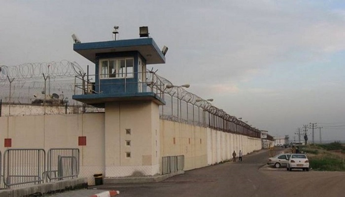  توتر في سجن عسقلان بعد اعتداء سجناء جنائيين إسرائيليين على الأسرى