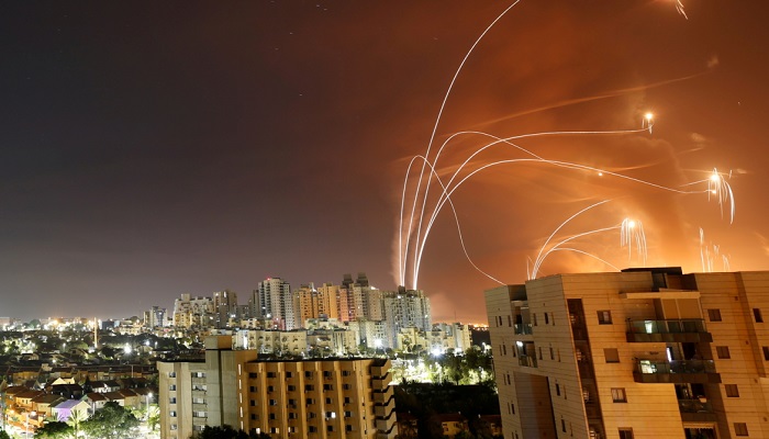 توقعات إسرائيلية بهجمات صاروخية من قطاع غزة واشتباكات في الضفة  

