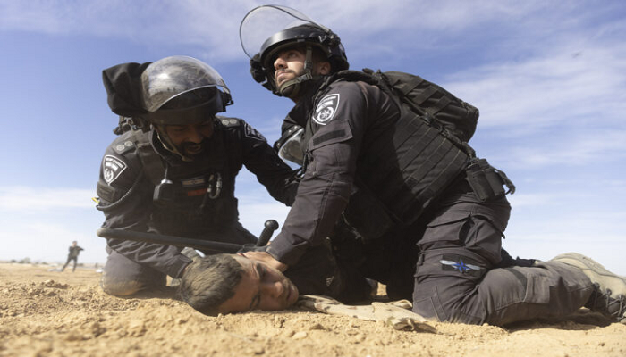 اعتقالات بصفوف فلسطينيي النقب بعد مواجهات مع شرطة الاحتلال 

