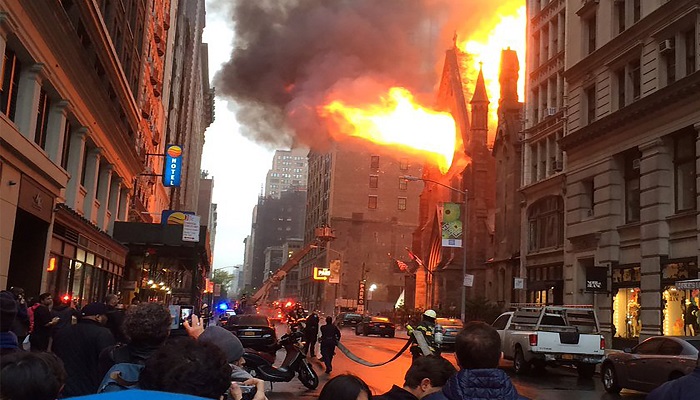 مقتل ما لا يقل عن 19 شخصا بينهم 9 أطفال في حريق بمبنى سكني بنيويورك الأمريكية