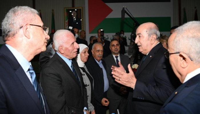 الرئيس تبون يلتقي ممثلي الفصائل الفلسطينية في الجزائر
