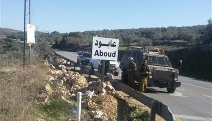 الاحتلال يغلق مدخل عابود شمال غرب رام الله