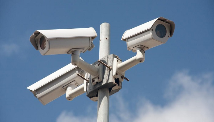 الاحتلال يقتحم بدو ويستولي على تسجيلات كاميرات مراقبة