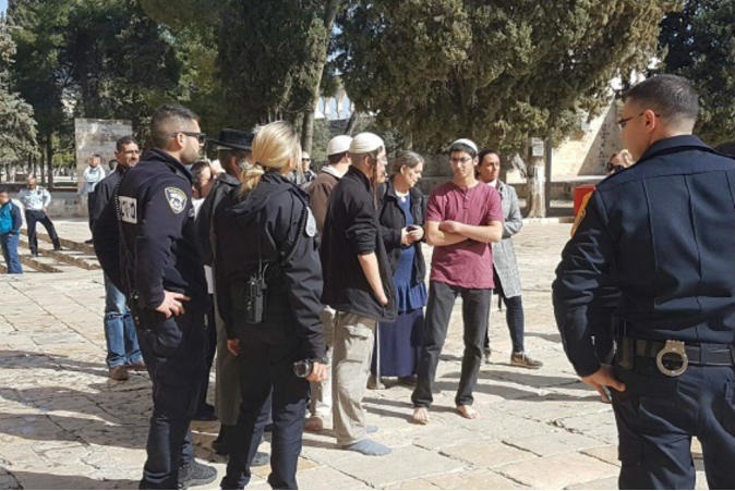 مستوطنون وطلبة معاهد