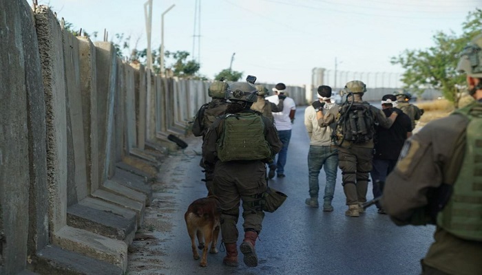 الاحتلال يعتقل 45 فلسطينيا بالضفة والقدس
