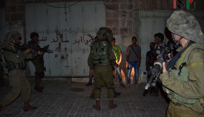 غالبيتهم من القدس.. قوات الاحتلال تعتقل عددا من المواطنين 

