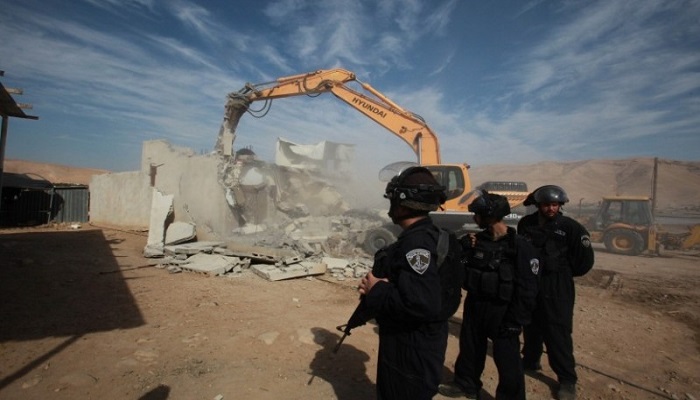 الاحتلال يهدم ثلاثة منازل في قرية المنية جنوب بيت لحم
