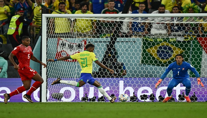 البرازيل ثاني المتأهلين لثُمن نهائي المونديال بفوز شاق على سويسرا
