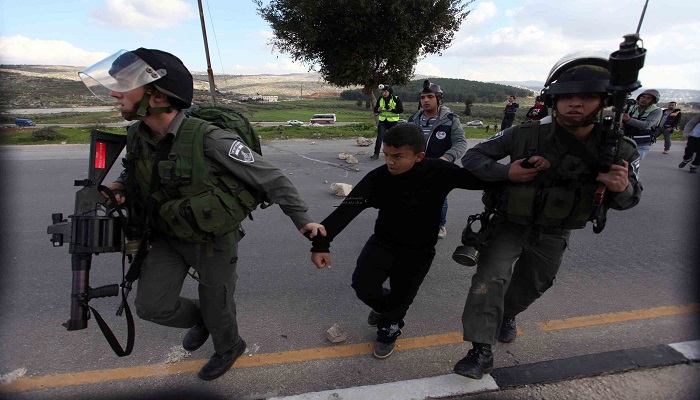 الاحتلال يعتقل طفلا من ضاحية شويكة شمال طولكرم
