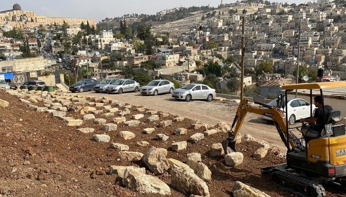 فعاليات احتجاجية ضد زرع قبور وهمية في حي وادي الربابة بسلوان

