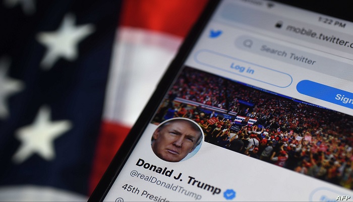 ماسك يستطلع آراء المستخدمين حول إعادة حساب ترامب على تويتر