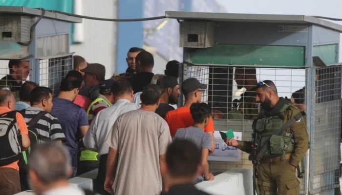 مواجهات بين العمال الفلسطينيين وجنود الاحتلال قرب مستوطنة أرائيل