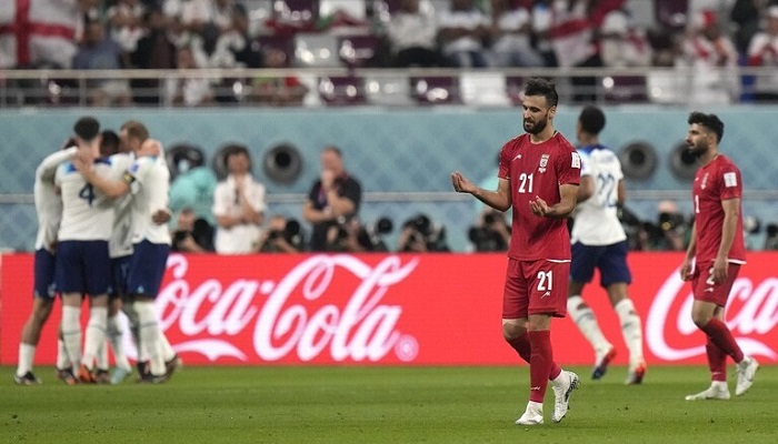منتخب انجلترا يكتسح ايران بسداسية بانطلاق مشوارهما في كأس العالم
