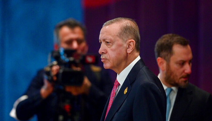 أردوغان: سندخل بدباباتنا لتدمير مقرات الإرهابيين في سوريا والعراق