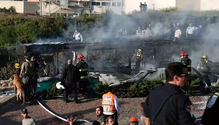 عملية مزدوجة في القدس.. قتيل و15 مستوطنا أصيبوا بانفجارين 

