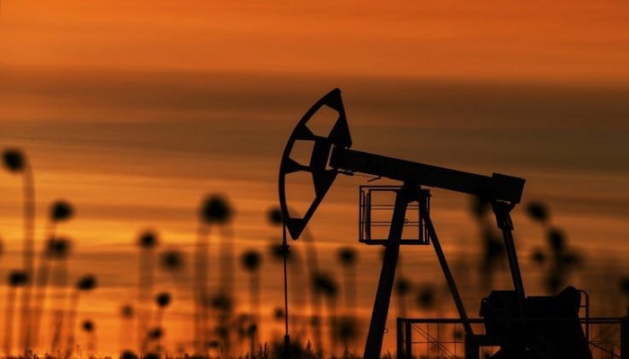 انخفاض أسعار النفط بعد بيانات عن إنتاج الخام الأمريكي
