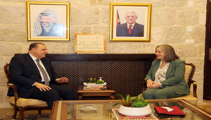 فلسطين والأردن تبحثان التعاون في المجال السياحي
