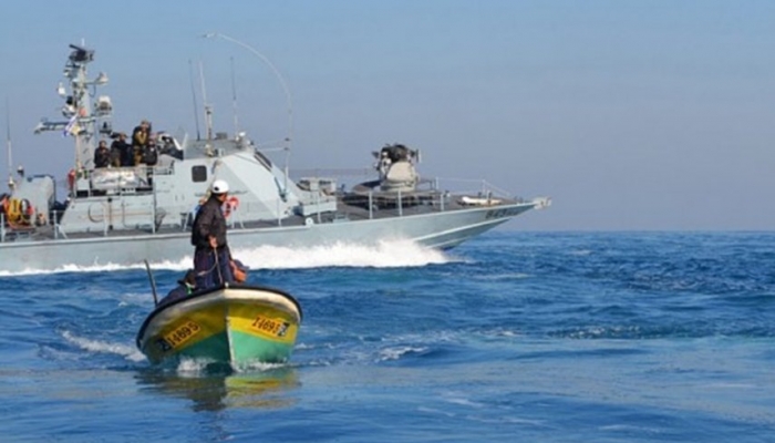 بحرية الاحتلال تستهدف الصيادين شمال قطاع غزة
