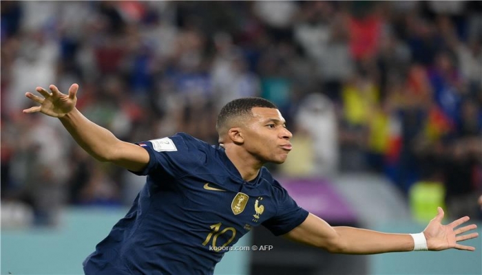 فرنسا أول المتأهلين