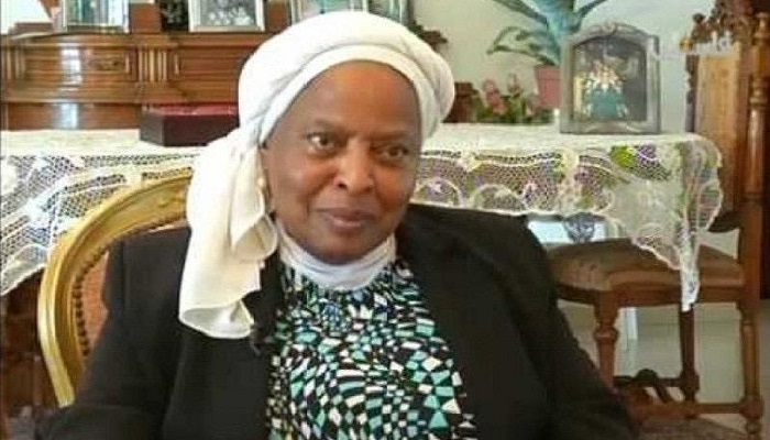 رحيل الأسيرة الأولى
