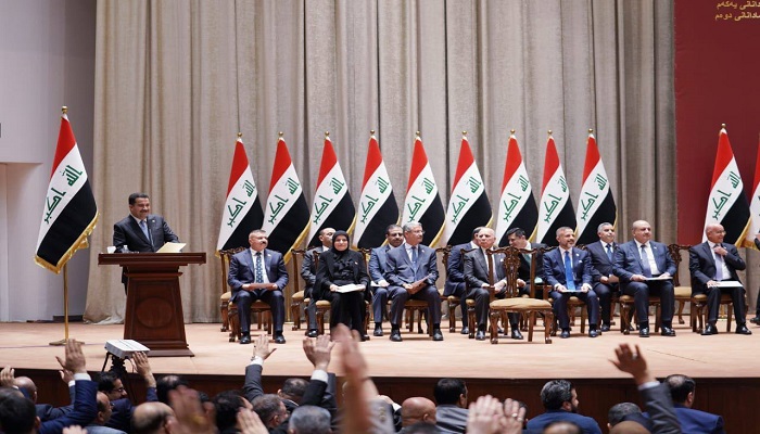 رئيس الحكومة العراقية يلغي مئات التعيينات
