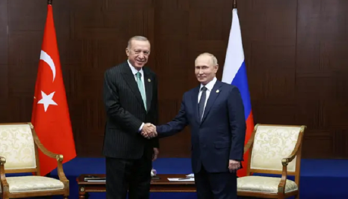 روسيا: نجري اتصالات مع دمشق بشأن اقتراح أردوغان لقاء الأسد
