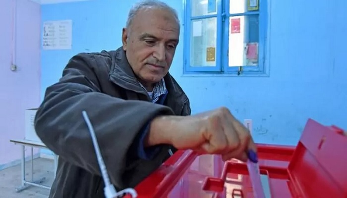 الأدنى منذ الثورة.. نسبة الإقبال في الانتخابات التونسية أقل من 9%