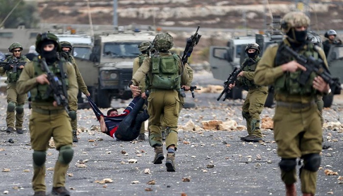 قوة إسرائيلية خاصة تختطف شابا شمال غرب رام الله
