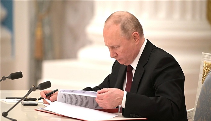 بوتين يحظر تصدير النفط الروسي للدول التي فرضت سقف الأسعار
