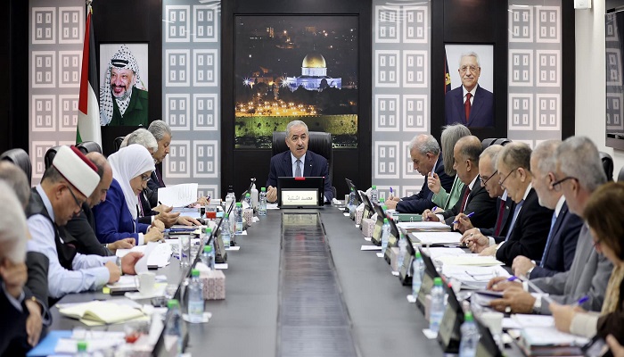 قرار بوقف تمديد الخدمة