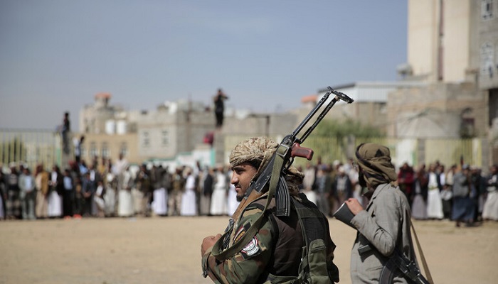 الحوثيون: تمكنا من استهداف غرفة عمليات تابعة للعدو الإماراتي

