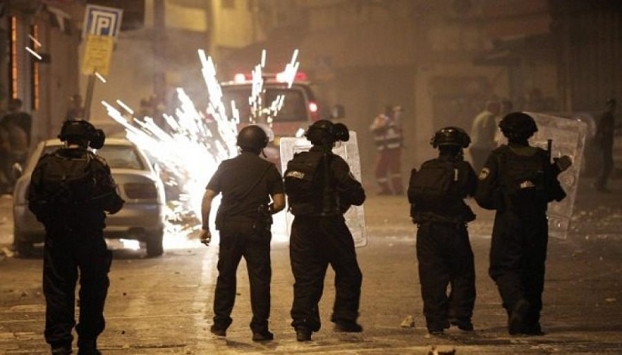 إصابات بالرصاص المطاطي واعتقال شقيقين شمال غرب القدس
