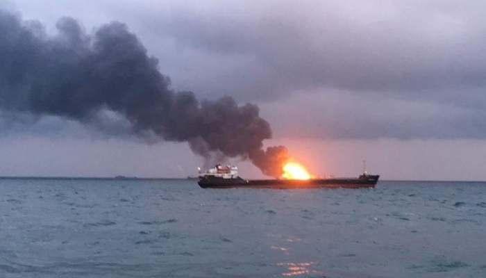 تعرض سفينتي شحن روسيتين لقصف صاروخي أوكراني في بحر أزوف
