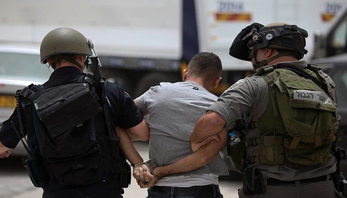 قوات إسرائيلية خاصة تعتقل شابين من مخيم الأمعري
