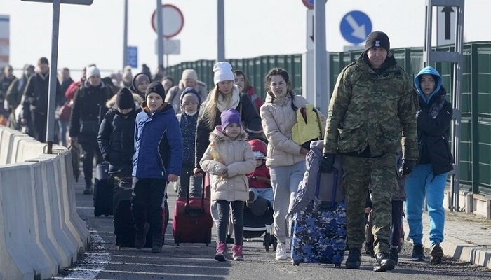 وكالة اللاجئين الأممية: فرار ما يقرب من 120 ألف أوكراني إلى دول مجاورة