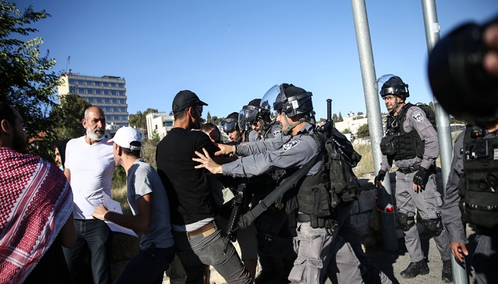 الاحتلال يعتقل ثلاثة مواطنين من الشيخ جراح والبلدة القديمة